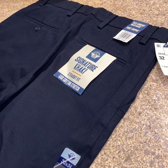 NWT Dockers Signature Khaki Navy Pants Straight Fit Comfort Waistband W32 L34 - Picture 8 of 15